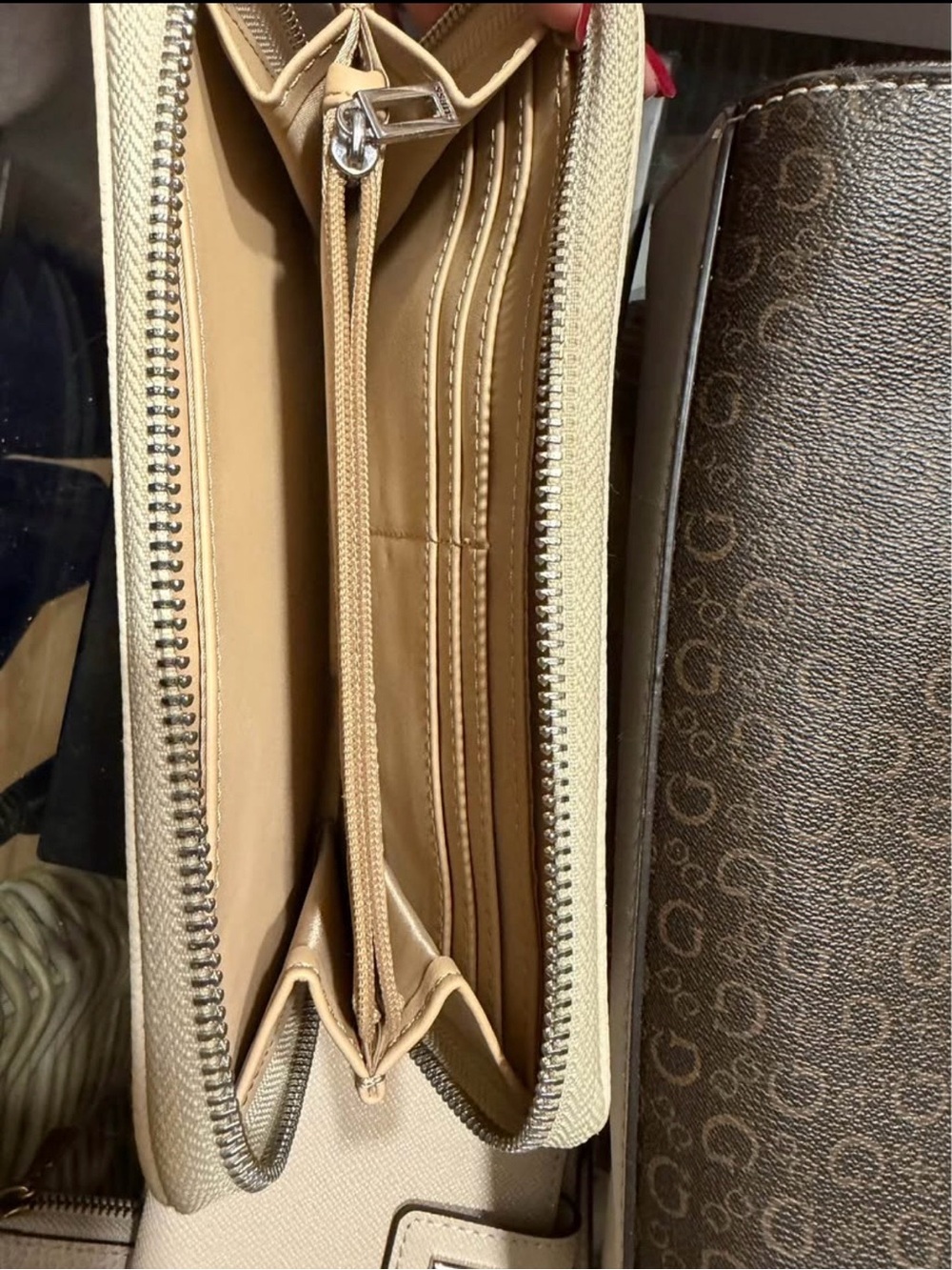 GUESS Cream Saffiano Logo Plaque Wallet - Picture 2 of 3